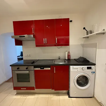 Urban كريمس ان دير دوناو